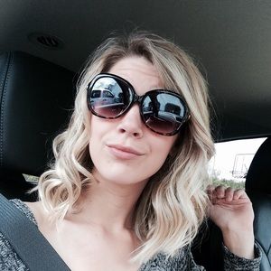 Meet your Posher, Kelli